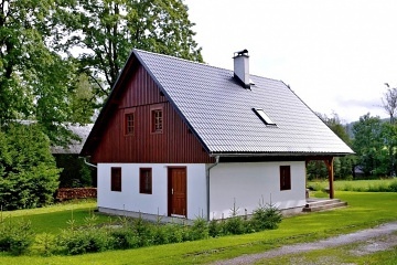 Chalupa a kachlov� kamna s pec� - Orlick� hory