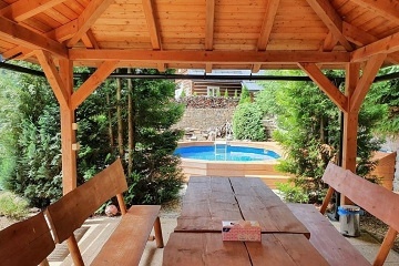 Rodinný penzion - u lesa s bazénem - Ramzová