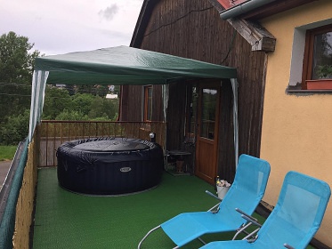 Penzion s venkovnm baznem - Krun hory