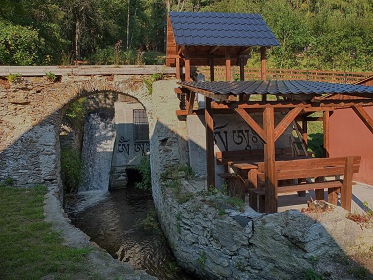 Chata v Pošumaví - Nemilkov - hrad Velhartice