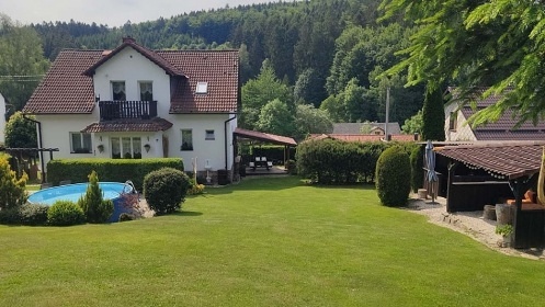 Chalupa wellness a bazn - esk les - Domalicko