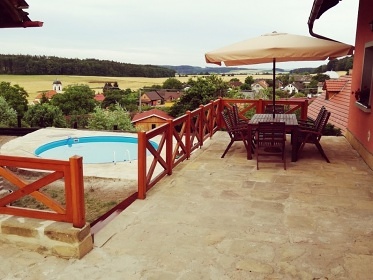 Chalupa terasa a bazn - Lzn Blohrad
