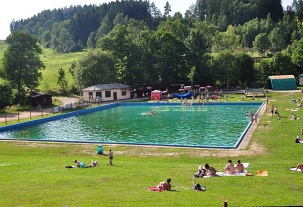 Koupaliště a kemp Pecka - apartmány