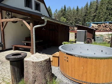 Chalupa u cyklotrasy - Šumava - Volary - Chlum
