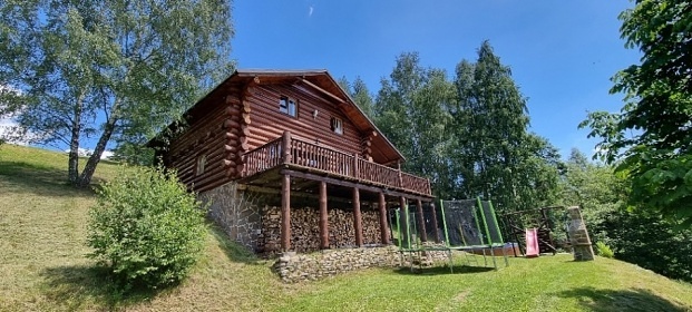 Horský srub s vířivkou a bazénem