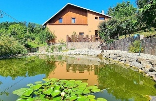 Chalupa s bazénem - hrad Bouzov - Šumperk