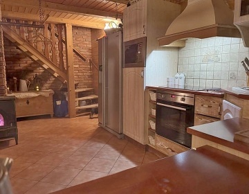 Chalupa s baz�nem a v��ivkou - Toulovcovy Ma�tale