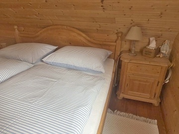 Chalupa s baz�nem a v��ivkou - Toulovcovy Ma�tale