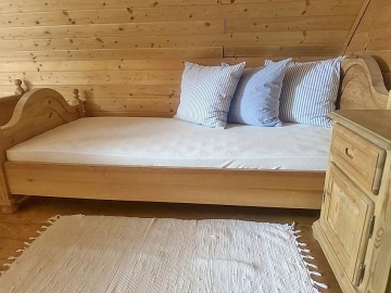 Chalupa s baz�nem a v��ivkou - Toulovcovy Ma�tale