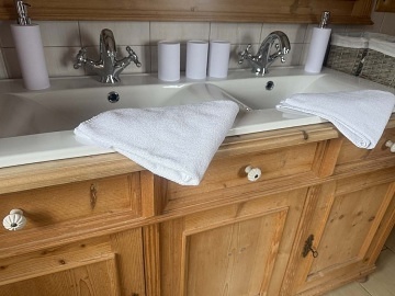 Chalupa s baz�nem a v��ivkou - Toulovcovy Ma�tale