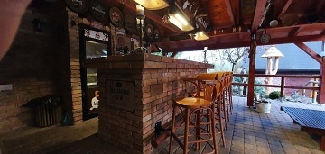 Chalupa s baz�nem a v��ivkou - Toulovcovy Ma�tale