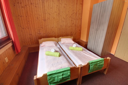 Chata Kr�lick� Sn�n�k - pramen �eky Morava