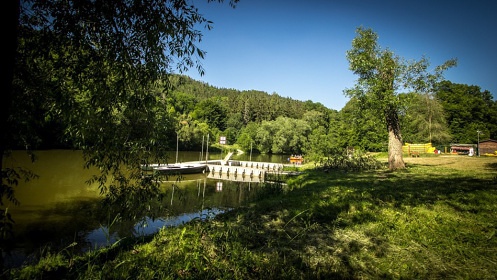 Chaty St�edn� Pos�zav� - lod� a �eka S�zava