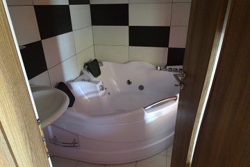 Penzion a vinn� sklep - Mut�nick� vina�sk� stezka