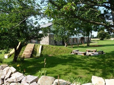 Chalupa venkovsk statek - esk Petrovice