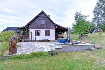 Chalupa u hradu Trosky - Zlat� stezka �esk�ho r�je