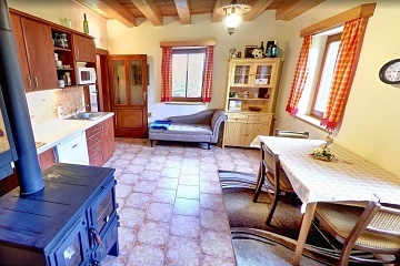 Chalupa u hradu Trosky - Zlat� stezka �esk�ho r�je