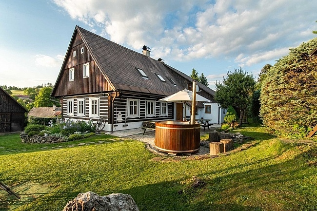 Roubenka Homole - baz�n a koupac� sud - Krkono�e