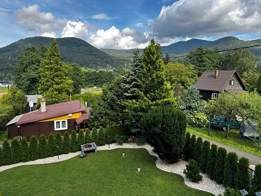 Chata s v��ivkou - v�hled na Lysou horu - Beskydy