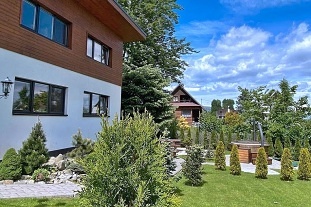 Chata s v��ivkou - v�hled na Lysou horu - Beskydy