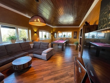 Chata s v��ivkou - v�hled na Lysou horu - Beskydy