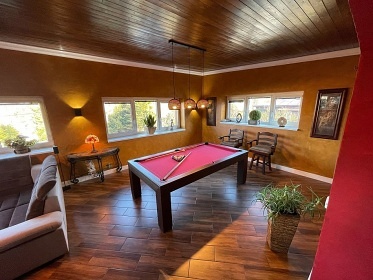 Chata s v��ivkou - v�hled na Lysou horu - Beskydy