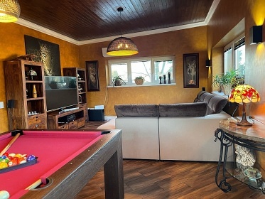 Chata s v��ivkou - v�hled na Lysou horu - Beskydy