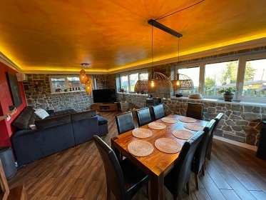 Chata s v��ivkou - v�hled na Lysou horu - Beskydy