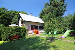 Rodinn� chata v lese - u Prahy - p�ehrada Vran�