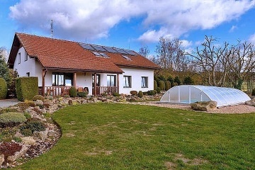 Chalupa s bazénem - Český ráj a Podkrkonoší