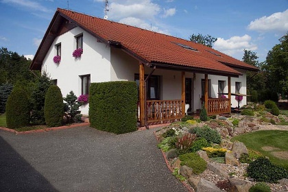 Chalupa s baz�nem - �esk� r�j a Podkrkono��