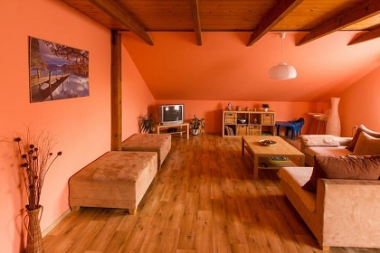 Chalupa s baz�nem - �esk� r�j a Podkrkono��