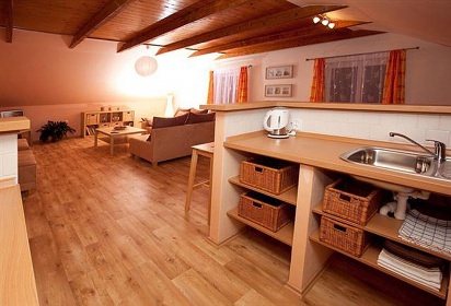 Chalupa s baz�nem - �esk� r�j a Podkrkono��