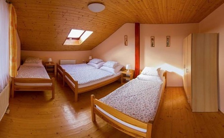 Chalupa s baz�nem - �esk� r�j a Podkrkono��