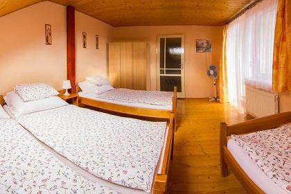 Chalupa s baz�nem - �esk� r�j a Podkrkono��