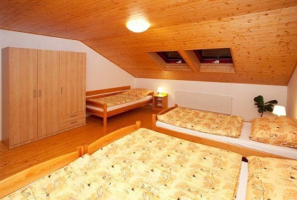 Chalupa s baz�nem - �esk� r�j a Podkrkono��