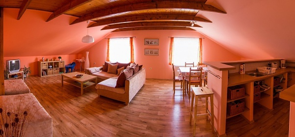 Chalupa s baz�nem - �esk� r�j a Podkrkono��