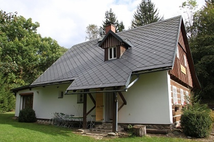 Chalupa s vnit�n�m baz�nem - Studen� vrch