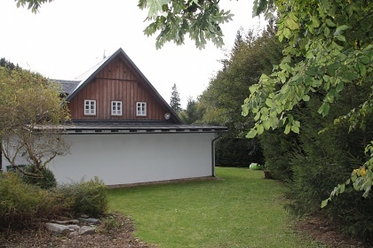 Chalupa s vnit�n�m baz�nem - Studen� vrch