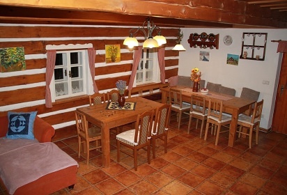 Chalupa s vnit�n�m baz�nem - Studen� vrch