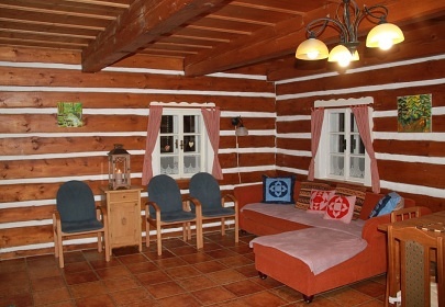 Chalupa s vnit�n�m baz�nem - Studen� vrch