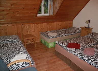 Chalupa s vnit�n�m baz�nem - Studen� vrch