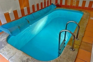 Chalupa s vnitřním bazénem - Studený vrch