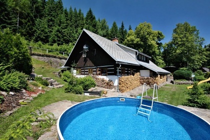 Wellness roubenka s baz�nem - vrch Zaklet�