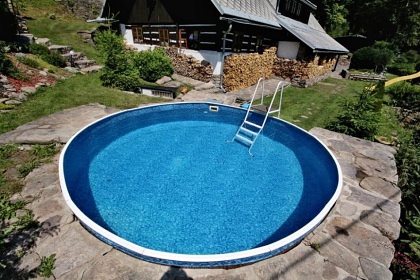 Wellness roubenka s baz�nem - vrch Zaklet�