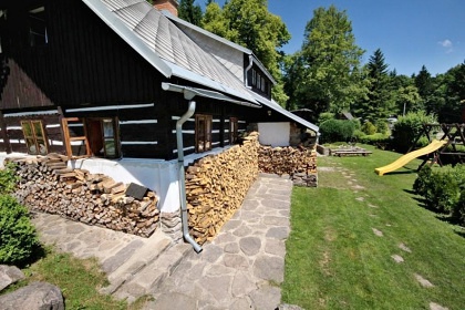 Wellness roubenka s baz�nem - vrch Zaklet�