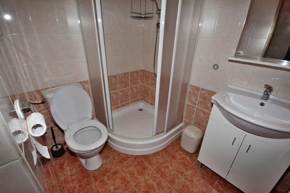 Wellness roubenka s baz�nem - vrch Zaklet�