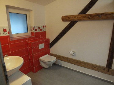 Chalupa s baz�nem - u p�ehrady Lipno - ji�n� �echy