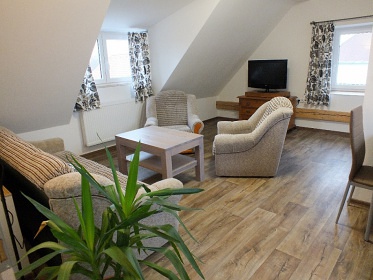 Chalupa s baz�nem - u p�ehrady Lipno - ji�n� �echy