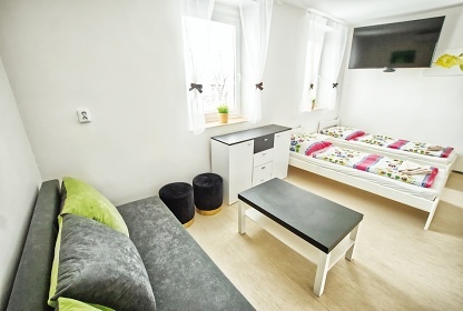 Chalupa s baz�nem - P�lavsk� vrchy - ji�n� Morava